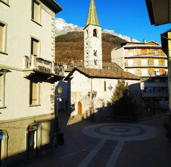 Hotelli Silene Parking And Garage