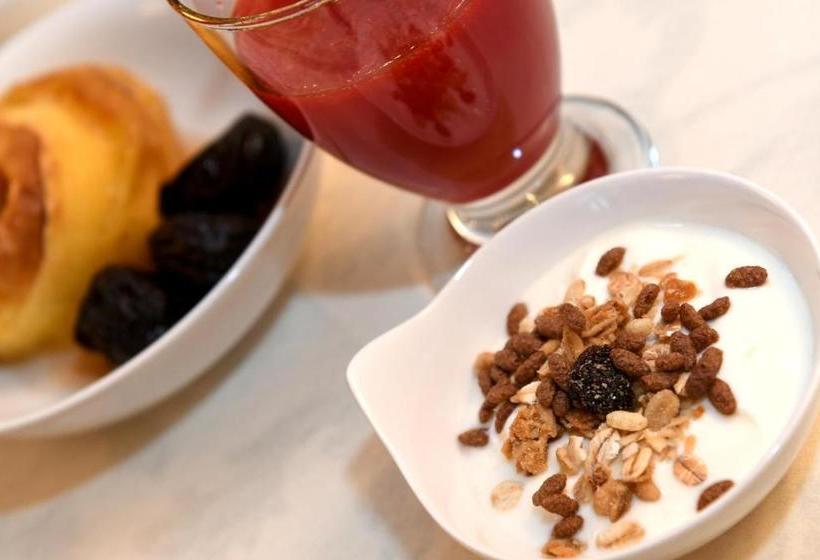 בית מלון כפרי Silene Parking And Garage