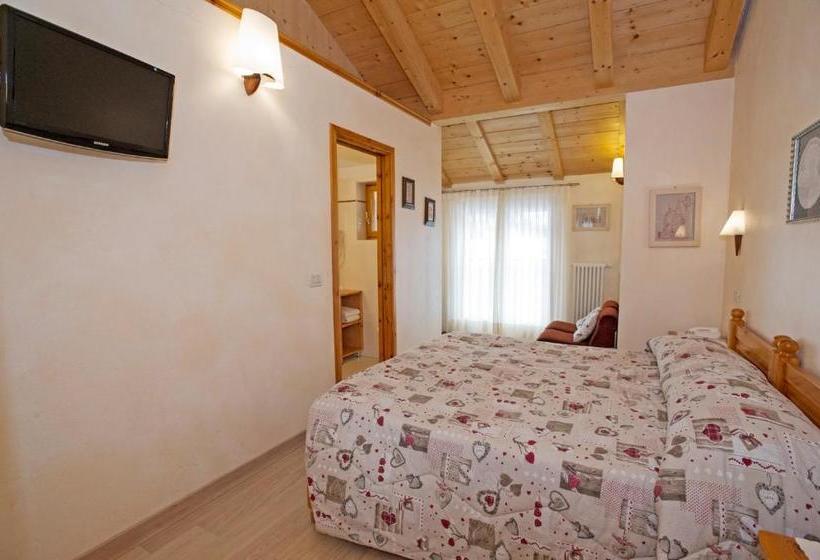 בית מלון כפרי Silene Parking And Garage