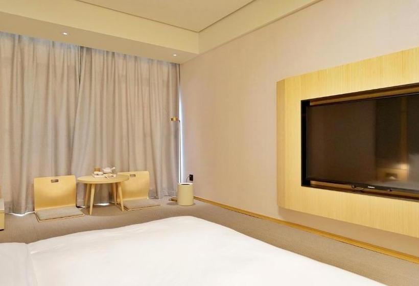 Otel Ji  Shanghai Huangpu Binjiang Xizang Nan Road