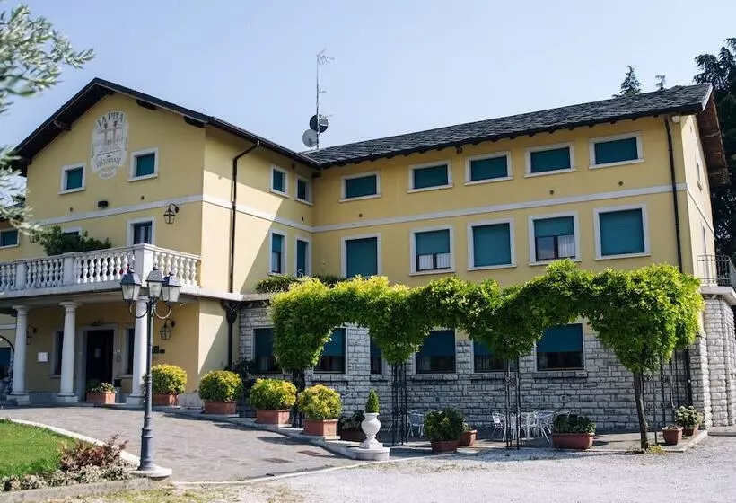 Hotelli La Pina