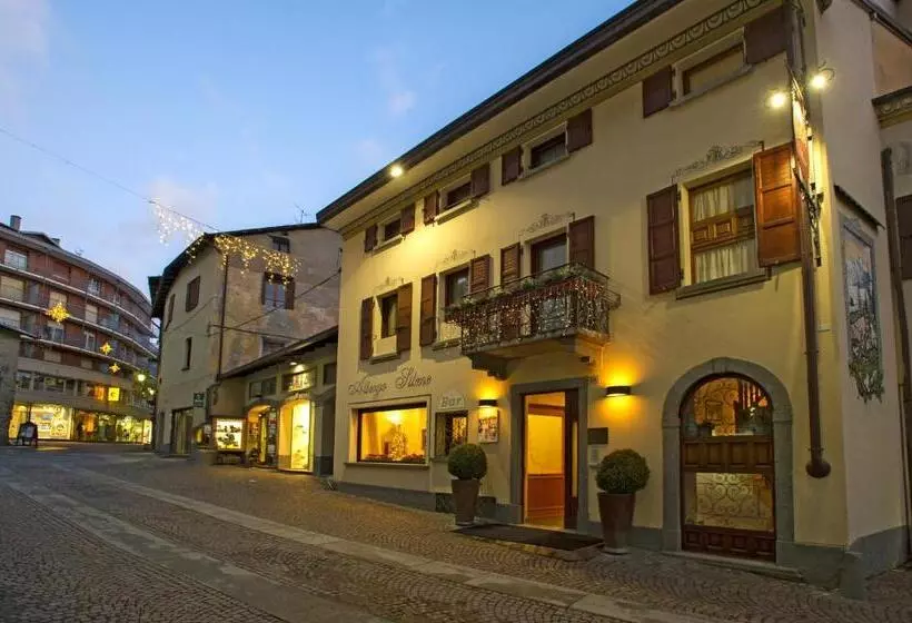 Hotelli Silene Parking And Garage