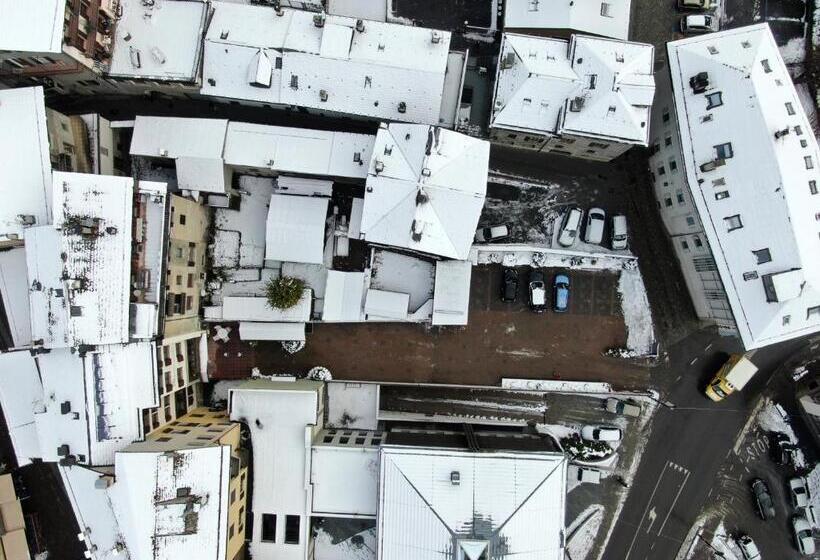 בית מלון כפרי Silene Parking And Garage