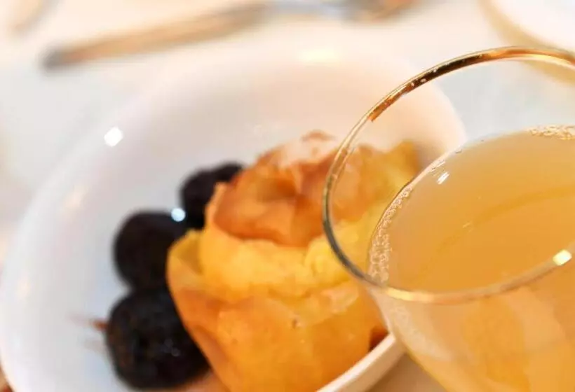 Hotelli Silene Parking And Garage