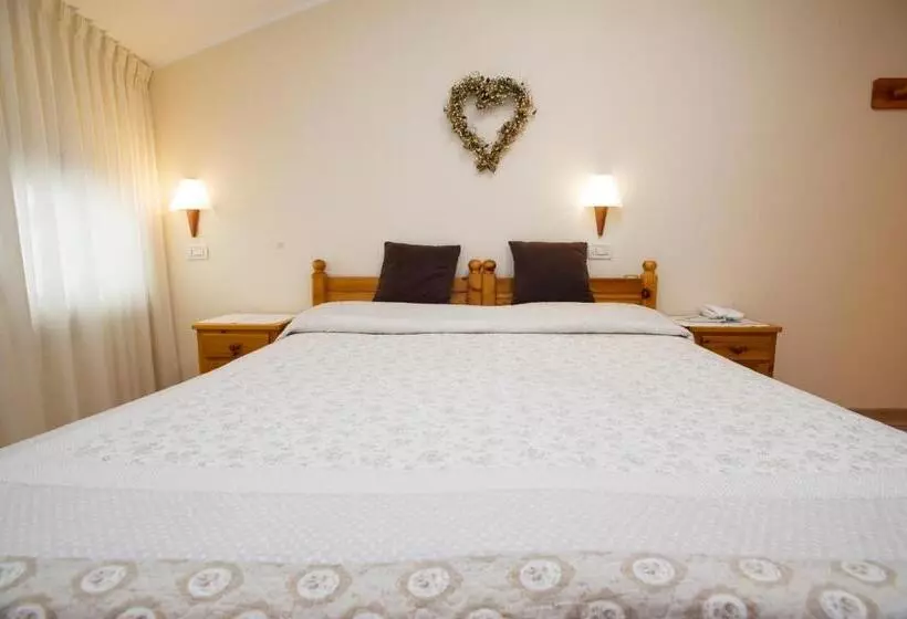 Hotelli Silene Parking And Garage