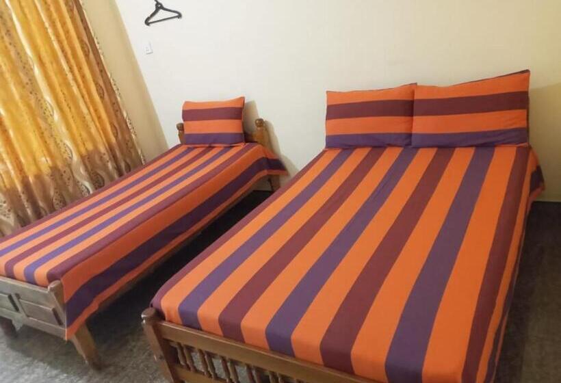 בית מלון כפרי Naaval Beach Villa & Rooms