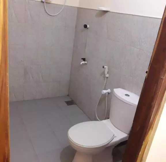 Hotelli Naaval Beach Villa & Rooms