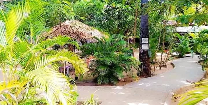 Hotelli Naaval Beach Villa & Rooms