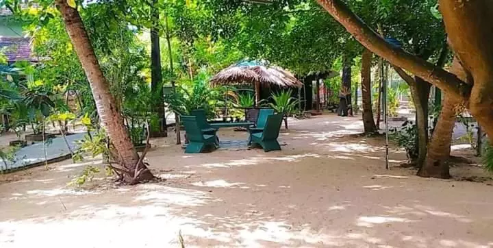 Hotelli Naaval Beach Villa & Rooms