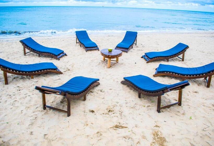 Отель Omeesha Beach