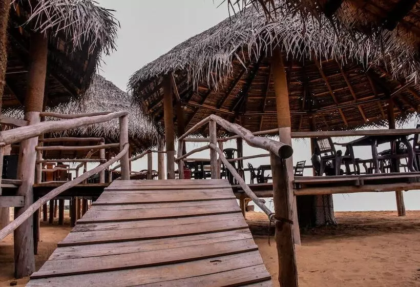 Hotelli Omeesha Beach