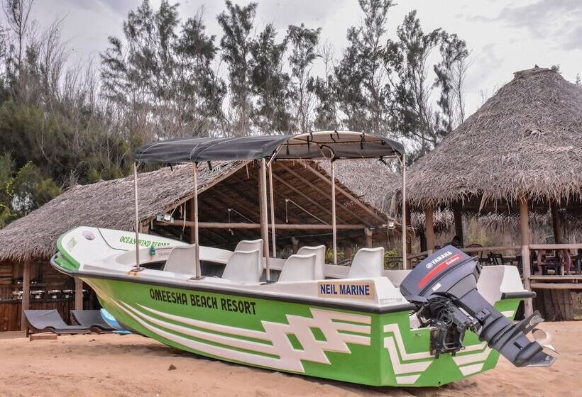 Отель Omeesha Beach