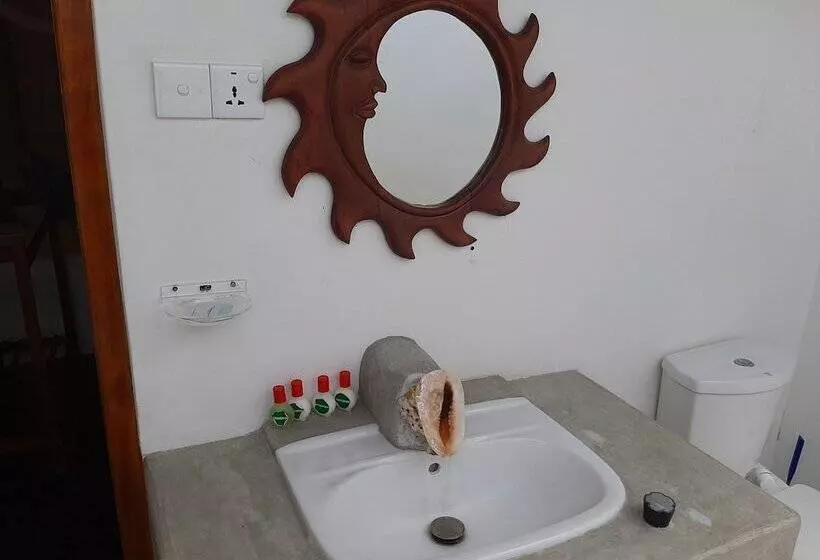 Hotelli Omeesha Beach