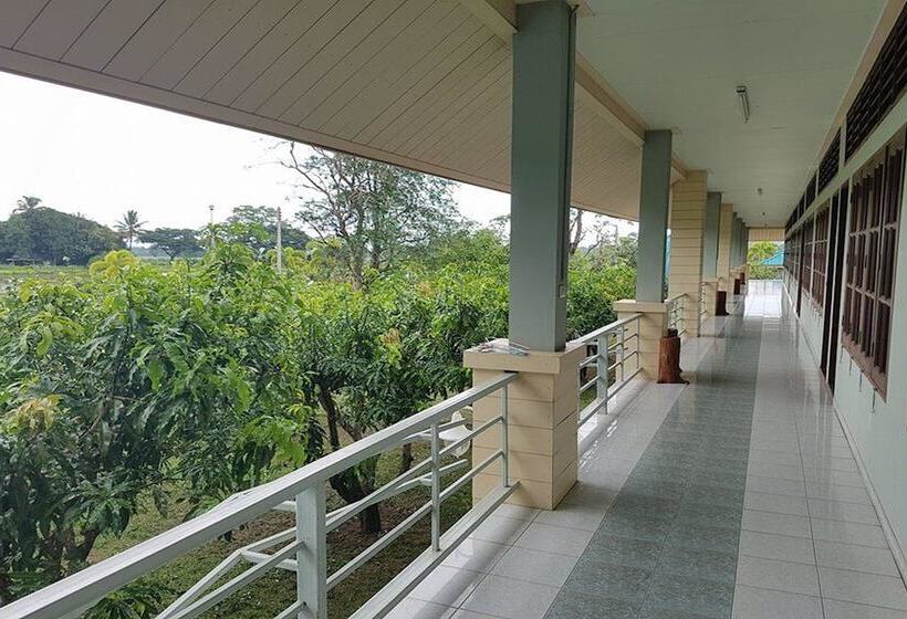 Rai Fhun Pen Jing Resort