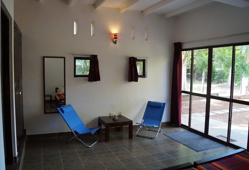 Sri Beach Bungalows And Villa