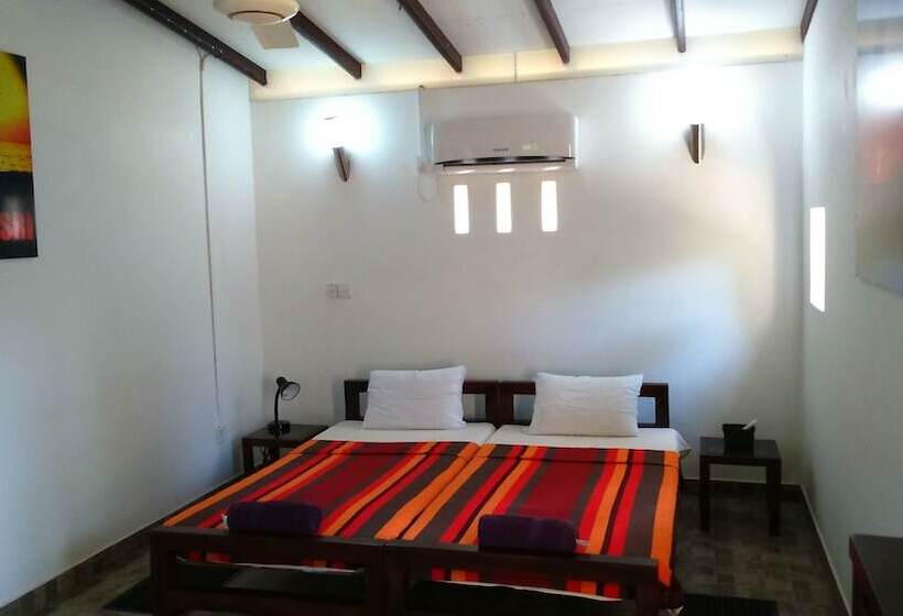 Sri Beach Bungalows And Villa