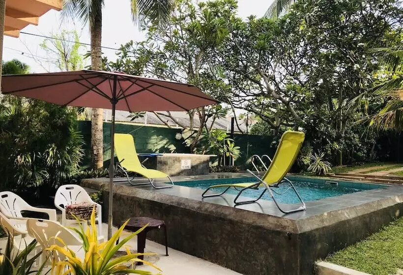 Sri Beach Bungalows And Villa