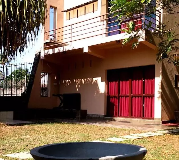 Sri Beach Bungalows And Villa