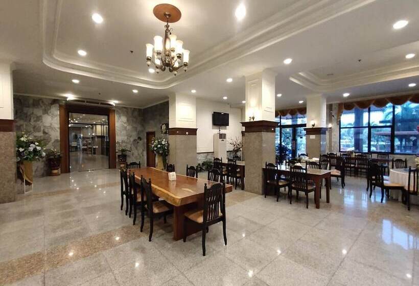 Golden Dragon Resort