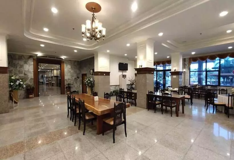 Golden Dragon Resort