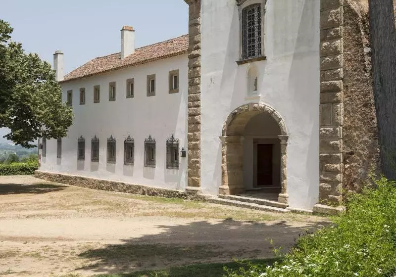 ホテル Convento Inn And Artist Residencies