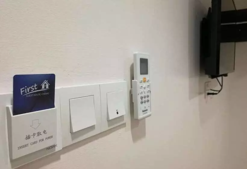 ホテル First Guest House Cheras