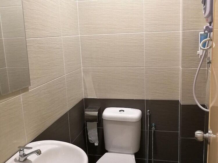 Hotel First Guest House Cheras