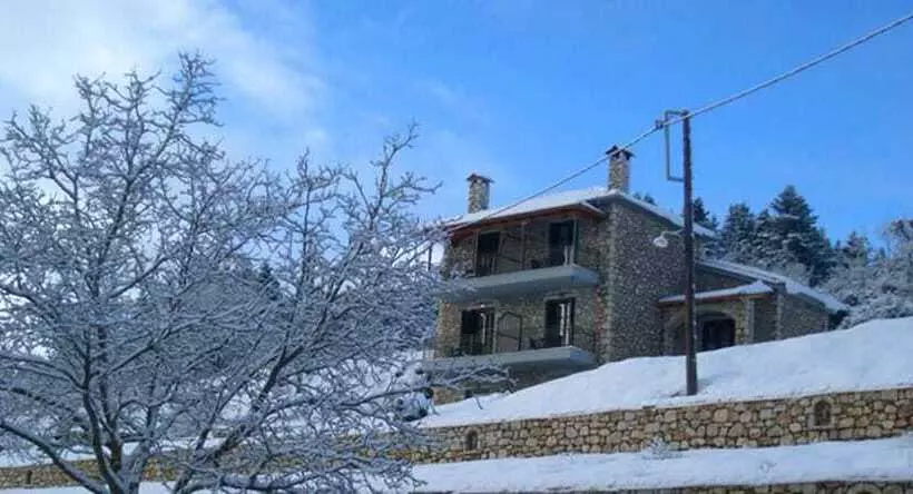 Hotelli Kaloneri Rooms