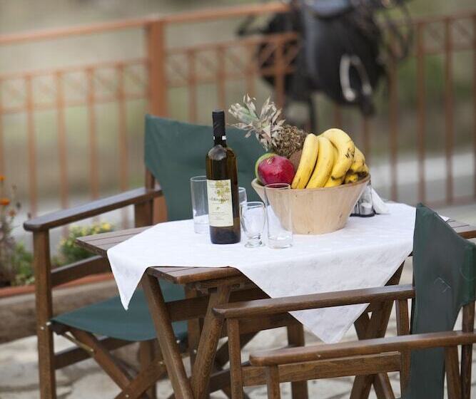 فندق Kaloneri Rooms