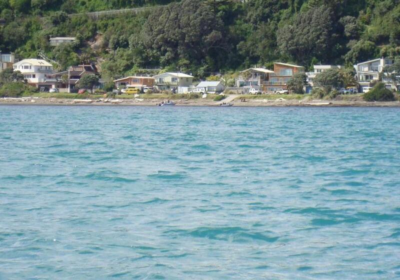 Отель Kapiti Waves Bed & Breakfast