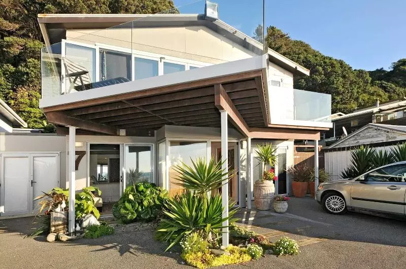 Hotelli Kapiti Waves Bed & Breakfast