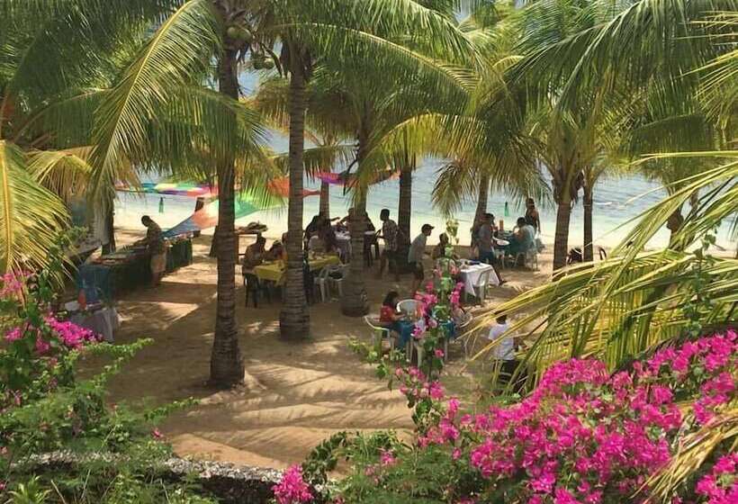 Islandia Beach Resort