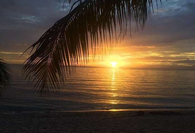 Islandia Beach Resort