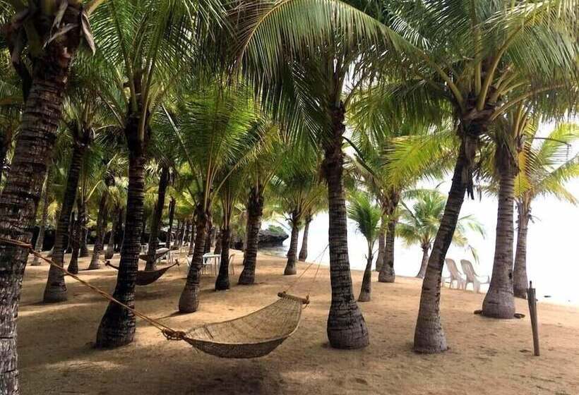 Islandia Beach Resort