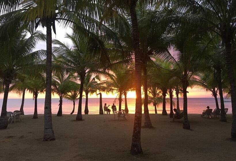 Islandia Beach Resort