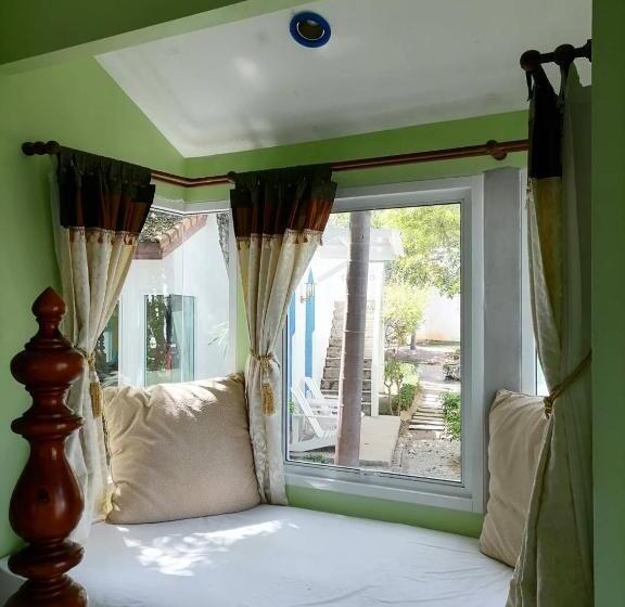 Baanmontra Beach Resort Bankrut