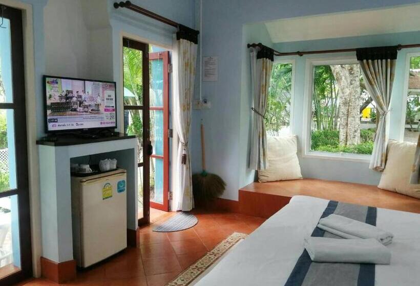 Baanmontra Beach Resort Bankrut