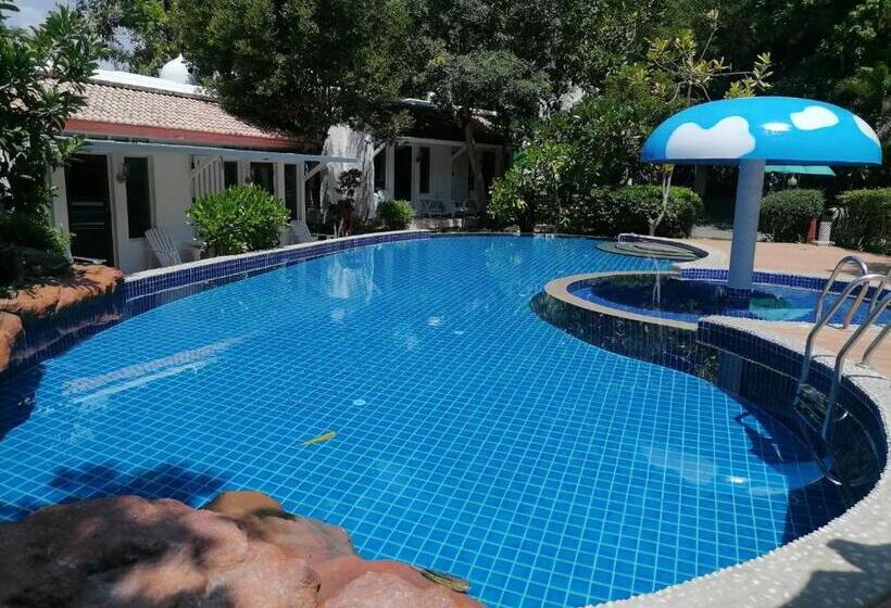 Baanmontra Beach Resort Bankrut