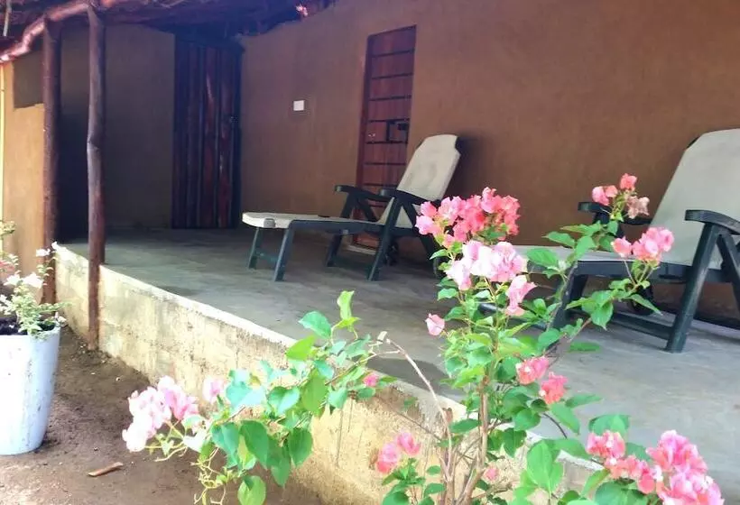 هتل Mereiyans Village