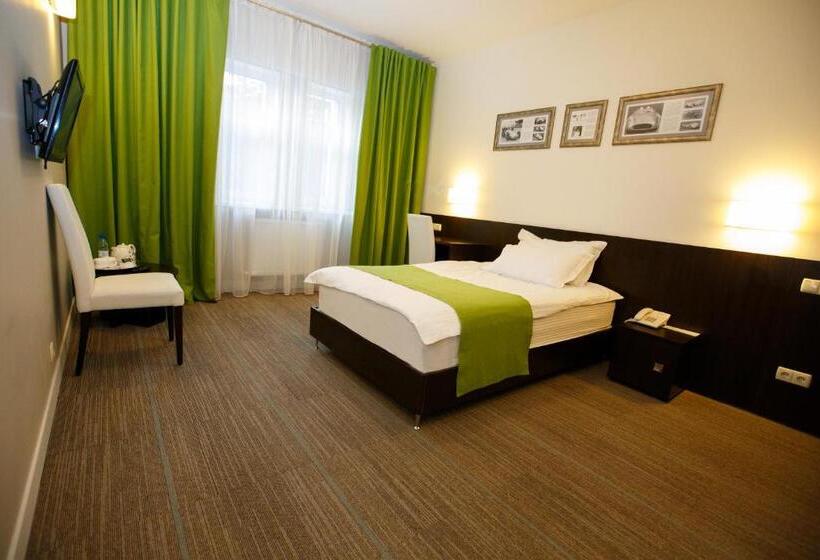 בית מלון כפרי Schiller