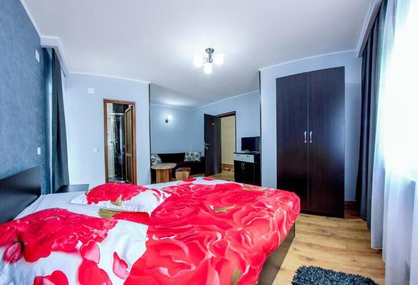 بنسيون Vila Nico