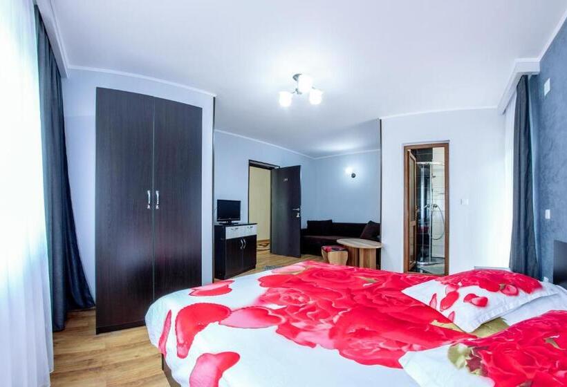 بنسيون Vila Nico