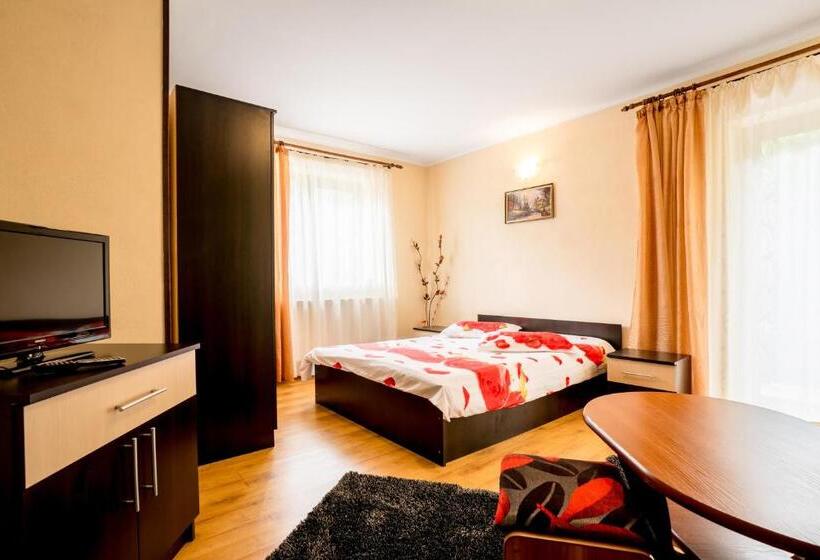 بنسيون Vila Nico