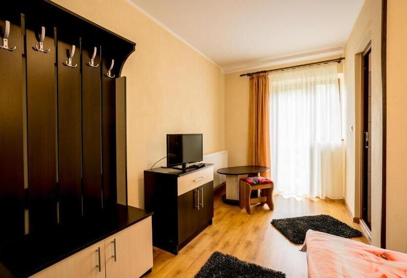 بنسيون Vila Nico