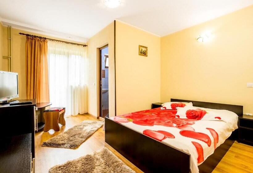 بنسيون Vila Nico