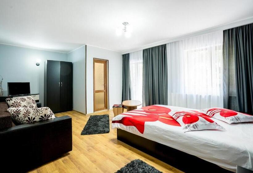 بنسيون Vila Nico