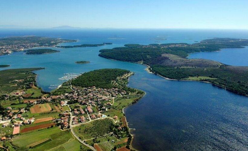 Apartments And Rooms Ana Pomer 217