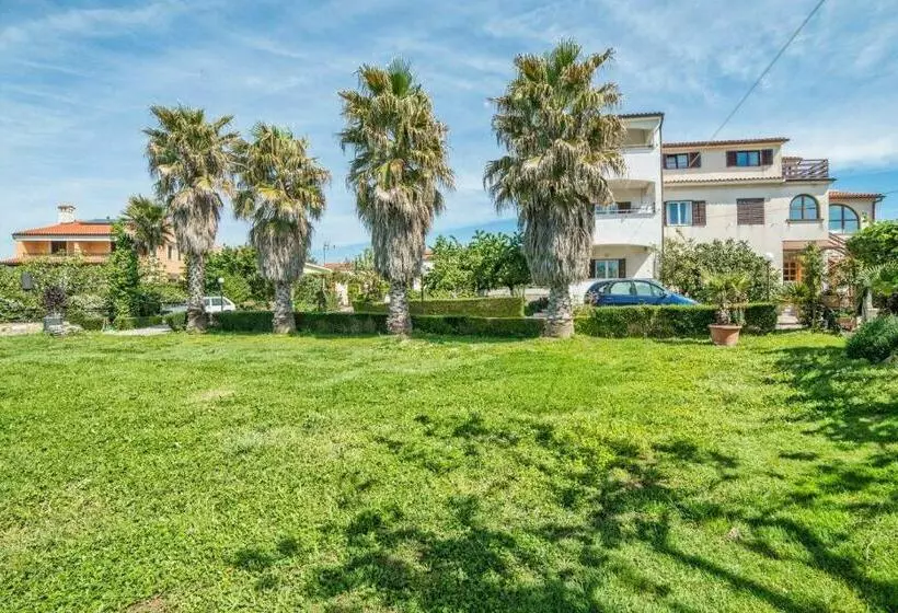 Apartments And Rooms Ana Pomer 217