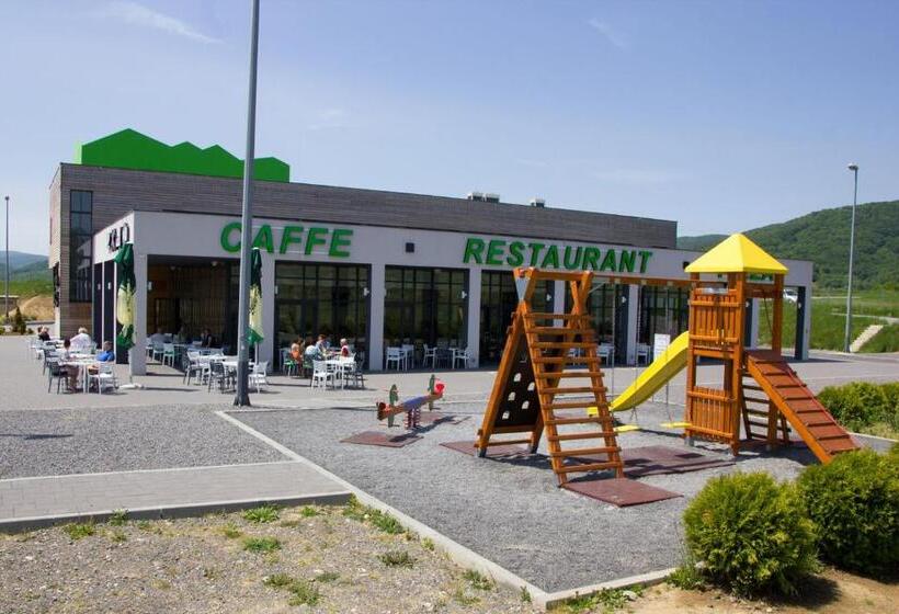 בית מלון כפרי Lika Jug