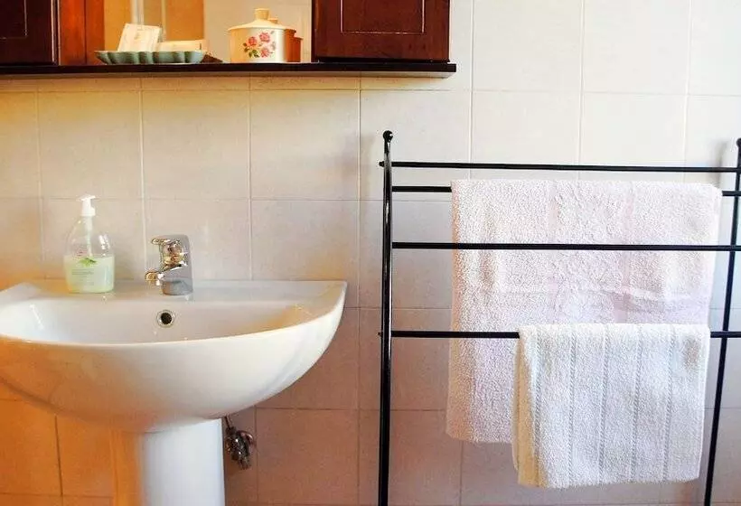 Maaseutuhotelli Agriturismo Casa Agricola Rossi Appartamenti In Casentino